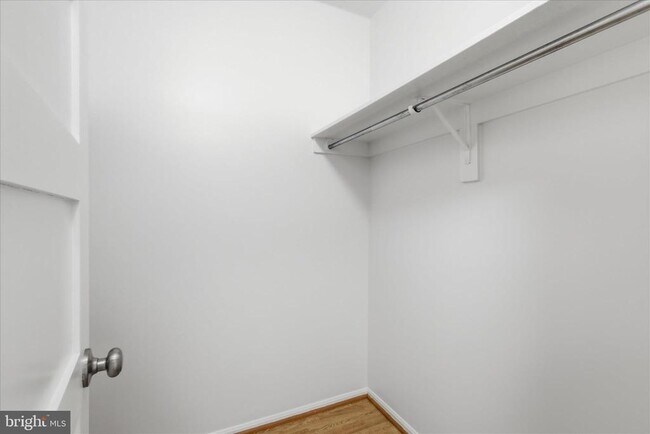 Building Photo - 309 Yoakum Pkwy