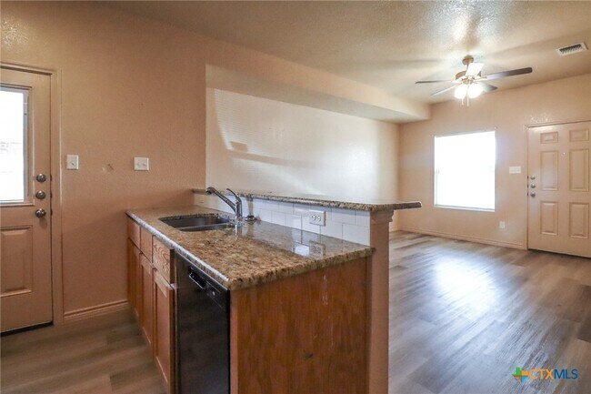 Building Photo - 6203 Twistleaf Ln