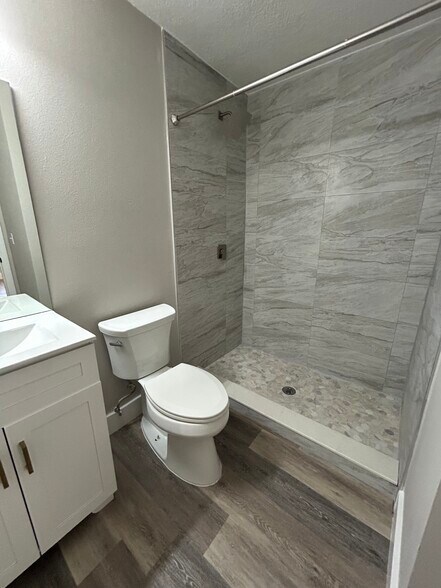 Building Photo - 1601 Big Tree Rd