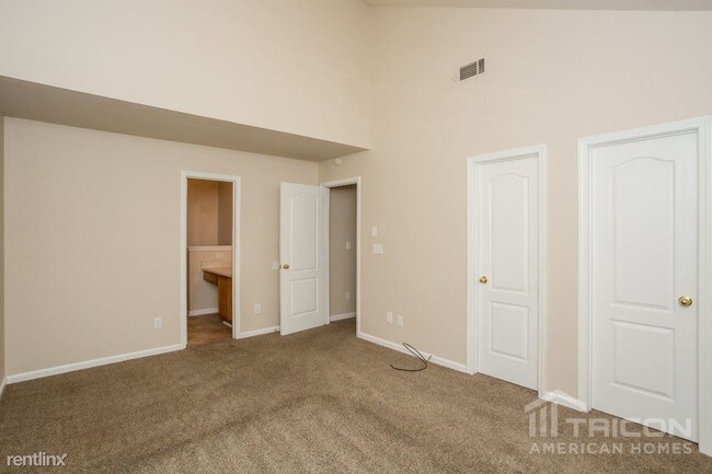 Building Photo - 235 Lakeview Trail