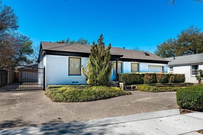 Building Photo - 515 Brookhurst Dr