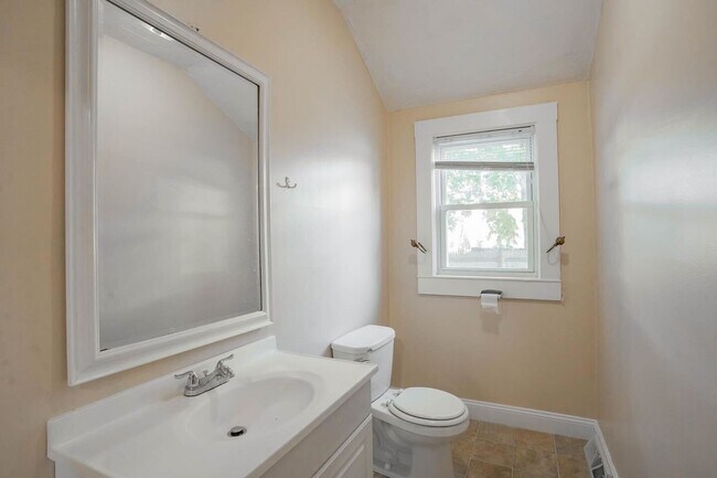 Building Photo - 9-11 Frederick St