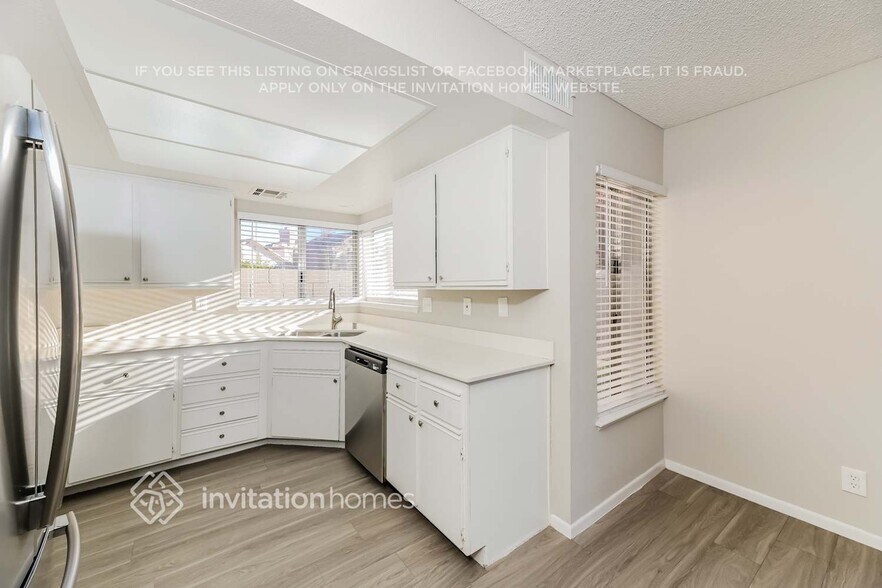 Building Photo - 1751 Forest Walk Dr