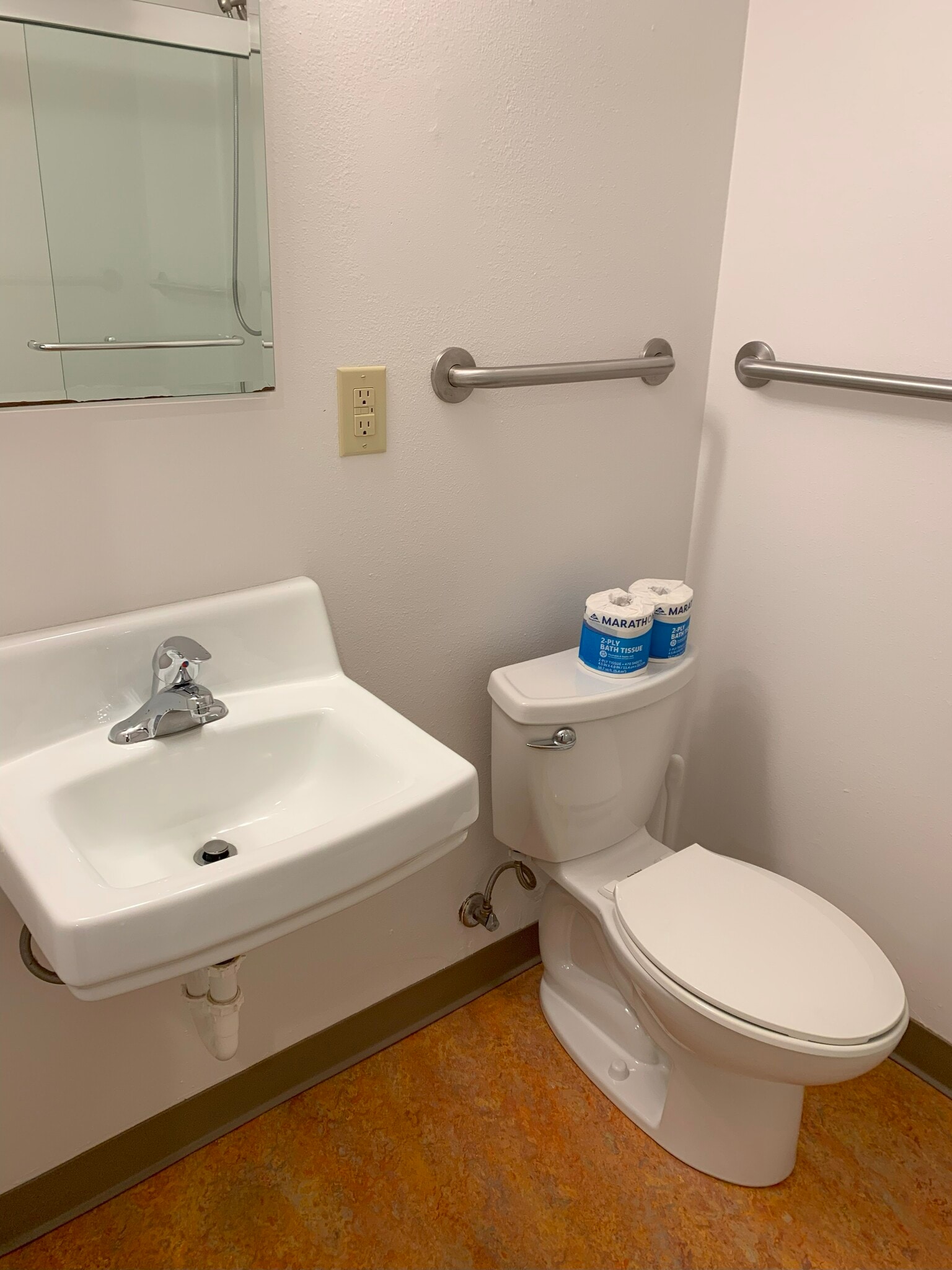 Building Photo - 3513 NE 95th St