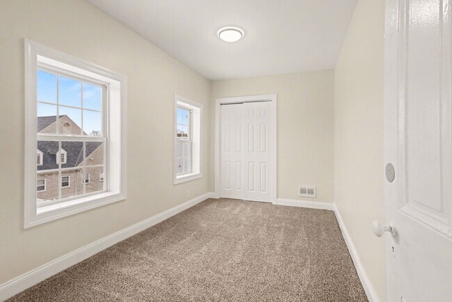 Building Photo - 145 S Pitt St