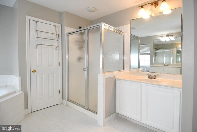 Building Photo - 13039 Quate Ln
