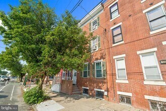 Building Photo - 1210 S 11th St