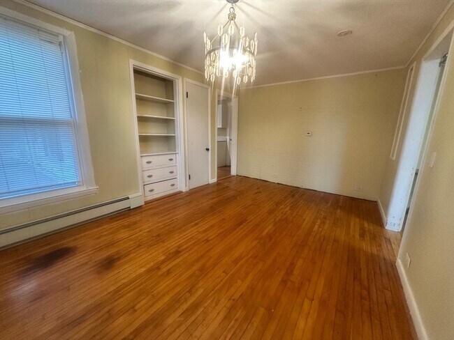 Building Photo - 163 Austin St