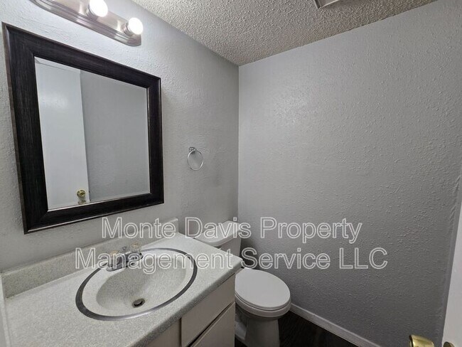 Building Photo - 1309 Southport Dr