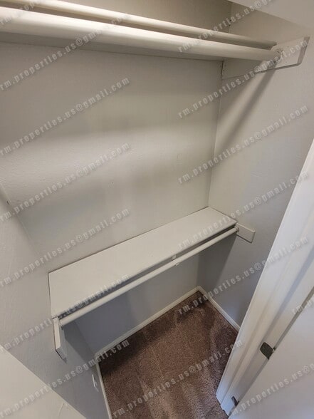 Left master closet - 2874 Southampton Way