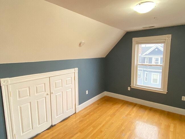 Building Photo - 99 Fellsway W