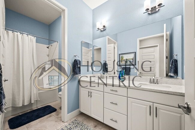 Building Photo - STUNNING Single Story Home with a Resort S...
