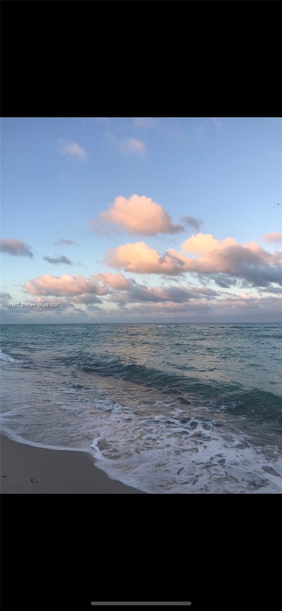 Building Photo - 8233 Harding Ave