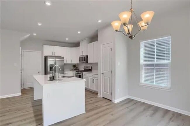 Building Photo - McConnell Trails 3 Bedroom, 2.5 Bathroom T...