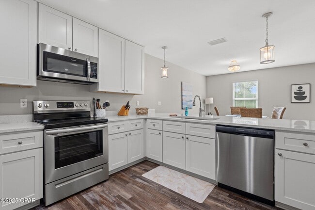 Building Photo - 1709 Hickory Ave