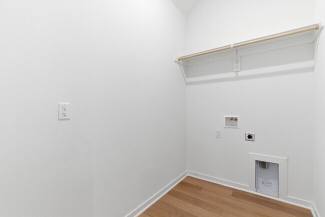 Building Photo - 1847 E Fiji St