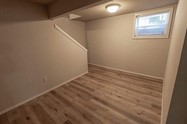 Building Photo - 216 Wheaton Ct