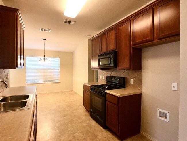 Building Photo - 2141 Pearson Way