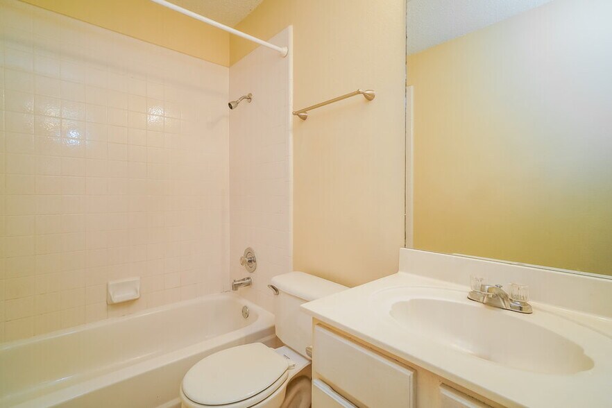 Building Photo - 6122 Ashley Spring