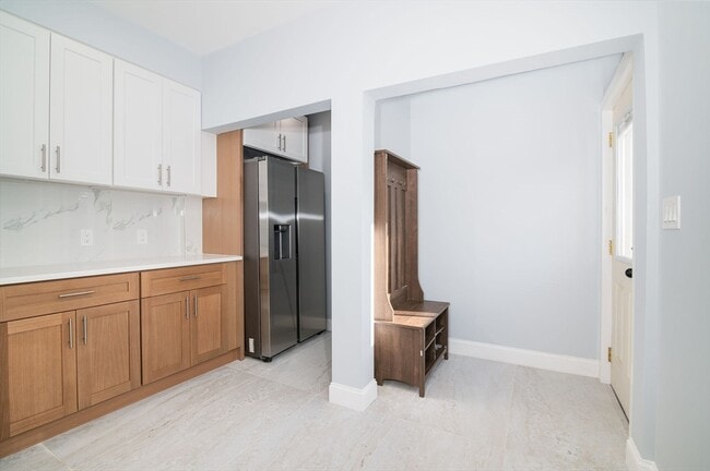 Building Photo - 43 Tainter St