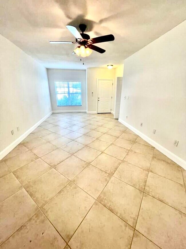 Building Photo - 10354 Fox Trail Rd S