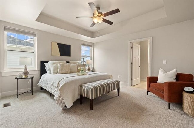 Building Photo - 4 Bed / 3 Bath Home in Silver Creek Estates (West End)