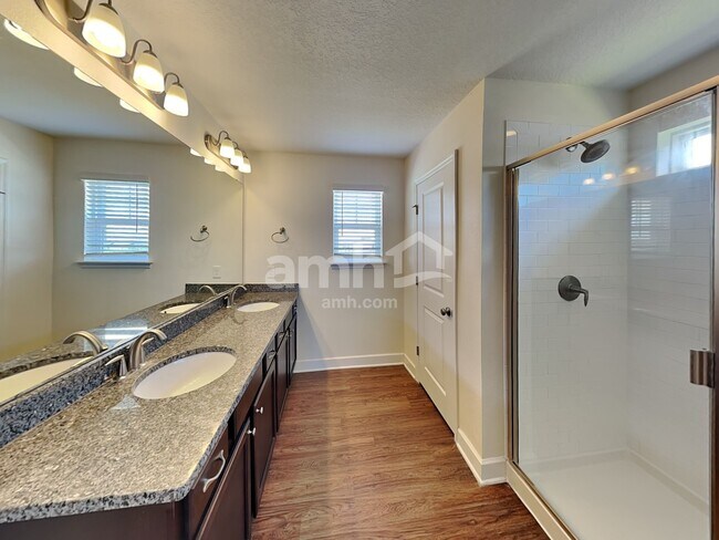 Building Photo - 329 Crestrun Loop