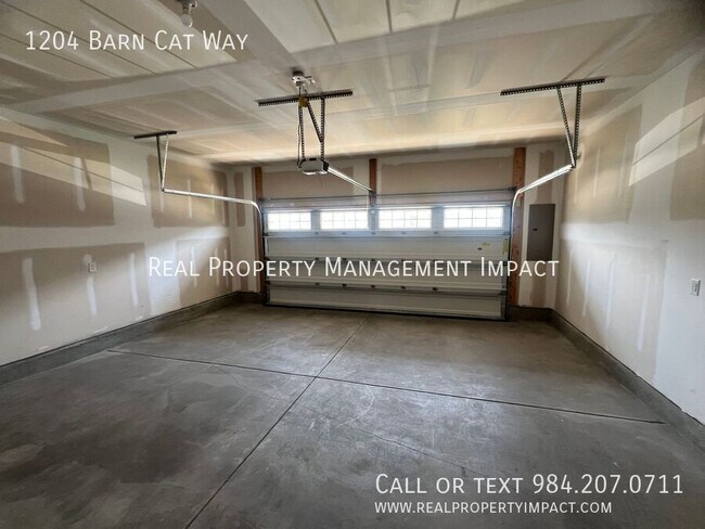 Building Photo - 1204 Barn Cat Way