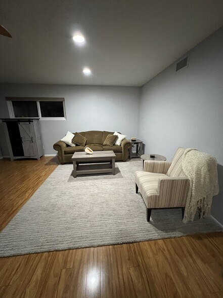 Building Photo - 6726 E Bay Shore Walk