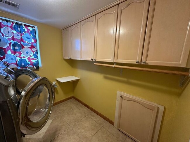 Building Photo - 2860 Brittania Ct