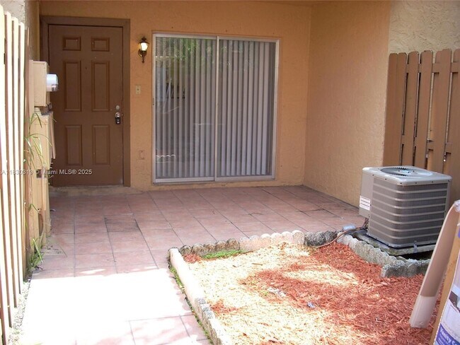 Building Photo - 15444 SW 85th Ln
