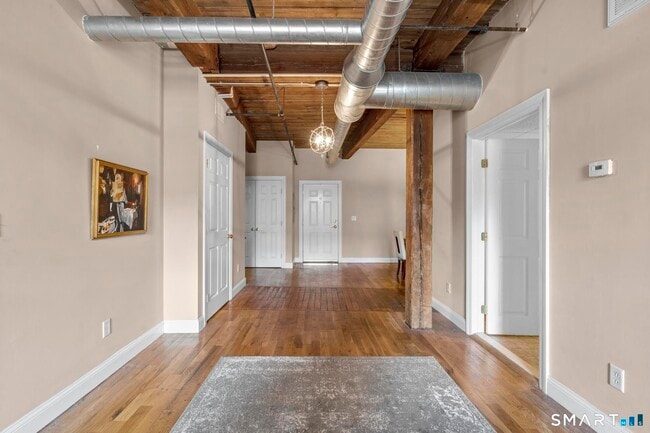 Building Photo - 145 Canal St E