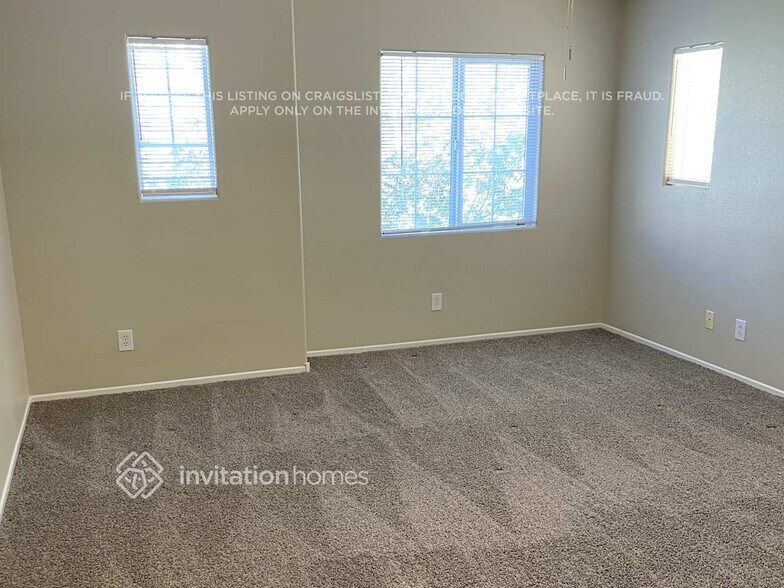 Building Photo - 10619 Gibbous Moon Dr