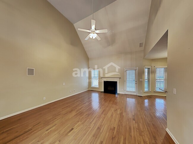 Building Photo - 4001 Belle Meade Cir