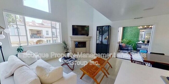 Building Photo - 445 1/2 Begonia Avenue