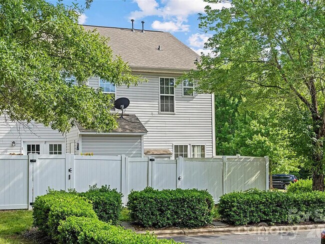 Building Photo - Earn Wealth While Leasing – Like a Homeowner – Lease to Own