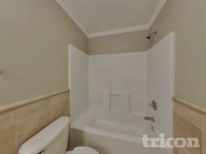 Building Photo - 2511 Brownwood Dr