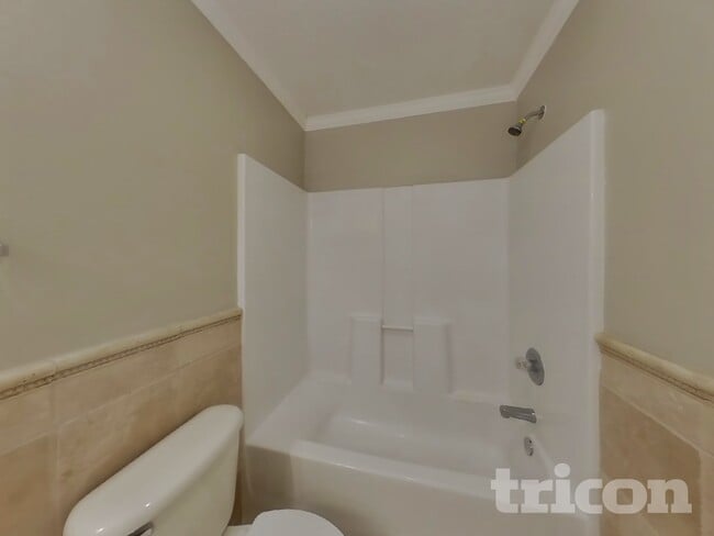 Building Photo - 2511 Brownwood Dr