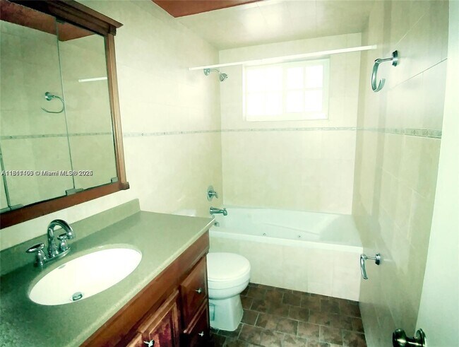 Building Photo - 462 Golden Isles Dr