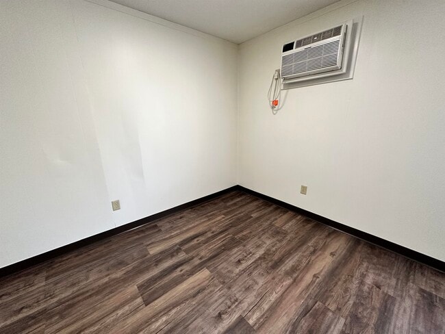 Building Photo - 3861 Brown Ave