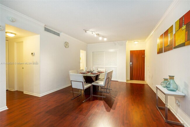 Building Photo - 3901 S Ocean Dr
