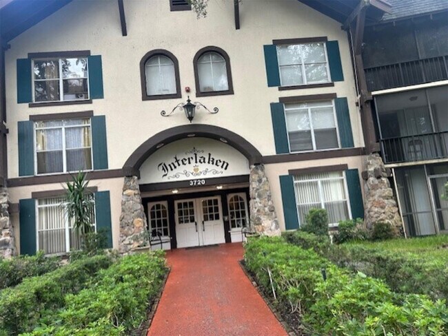 Building Photo - 3720 Inverrary Dr