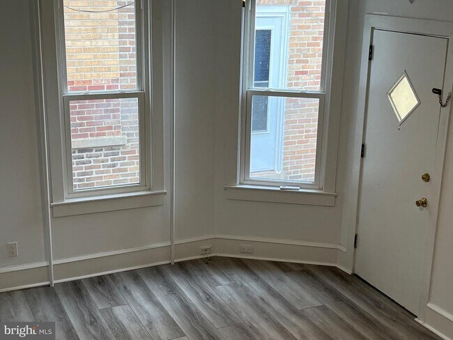 Building Photo - 508 Station Ave