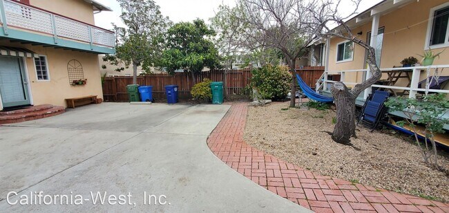 Building Photo - 2 br, 2 bath House - 1120 Peach St.