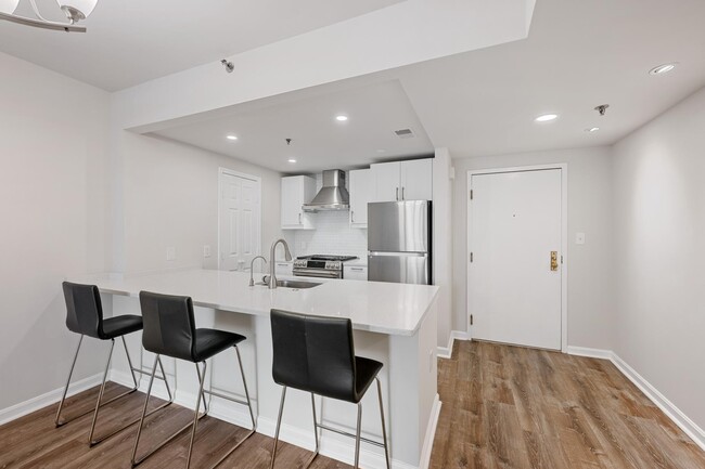 Building Photo - 4808 Moorland Ln