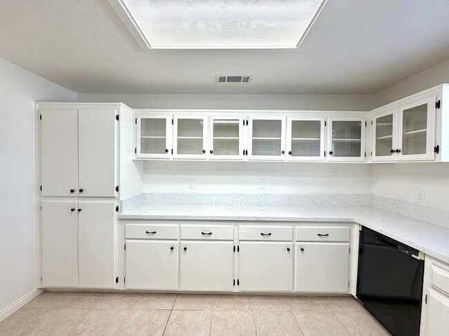 Building Photo - 18089 Capri St