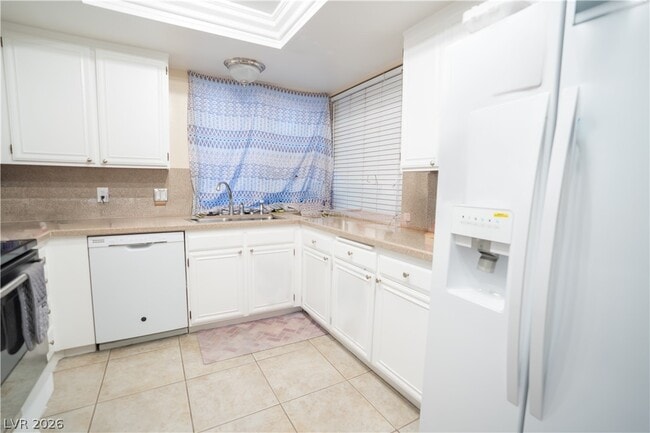 Building Photo - 2451 Domingo St