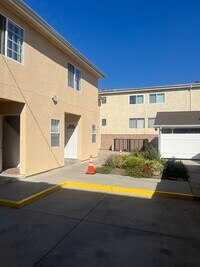 Building Photo - 12627 Oxnard St