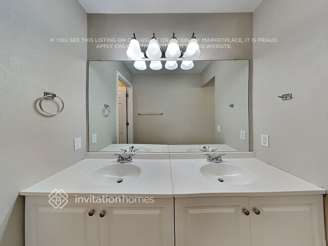 Building Photo - 18953 E Kent Cir