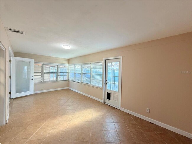 Building Photo - 309 Kerry Dr